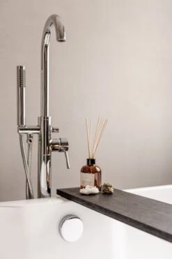 Luxe Badplank Zwart 85 Cm - Badplank Voor In Bad - Eiken Hout - Sterk En Duurzaam Materiaal - Massief Eikenhout - Badrek Zwart 11 Luxe Badplank Zwart 85 Cm - Badplank Voor In Bad - Eiken Hout - Sterk En Duurzaam Materiaal - Massief Eikenhout - Badrek Zwart -Badkamer Wijs 800x1200 67