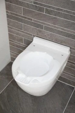 Merkloos Bidet Voor In Wc Pot - Able2 | Kunststof | Handig En Praktisch -Badkamer Wijs 800x1200 81