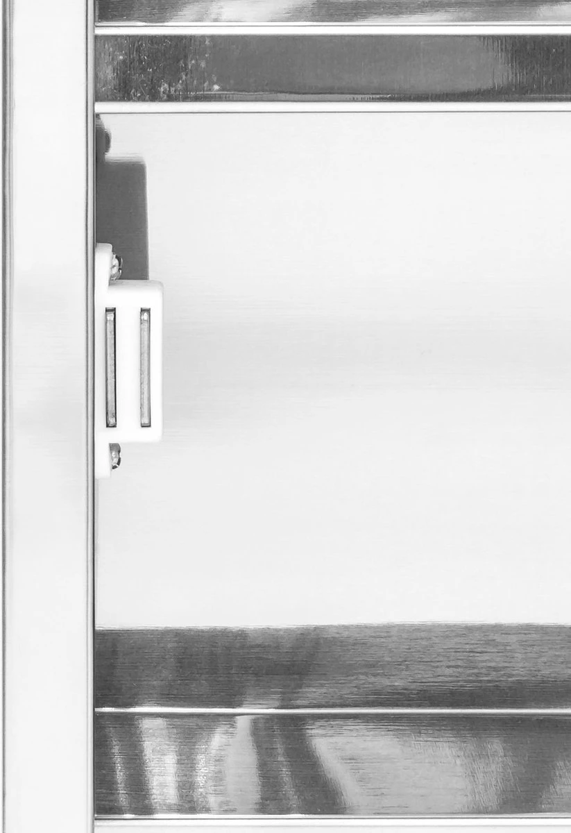 Relaxdays Medicijnkastje Rvs - Met Slot - Afsluitbare Medicijnkast - Hangend - Badkamer 12 Relaxdays Medicijnkastje Rvs - Met Slot - Afsluitbare Medicijnkast - Hangend - Badkamer - Afbeelding 10