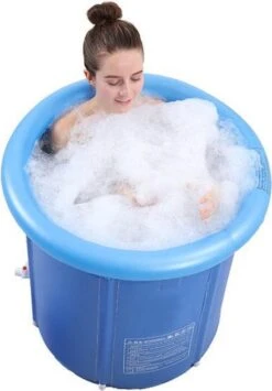 OpblaasbaarDirect | Opblaasbaar Bad - 1 Persoons Balkonbad - IJsbad / Tub Met Afvoerslang En Opblaasbare Rand - Met Comfortable Zitting - 75x80cm - Ijschallenge -Badkamer Wijs 835x1200 7